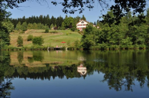 Appartement Douglasie dans une ferme avec étang privé dans la région des mille étangs, Faucogney-et-La-Mer